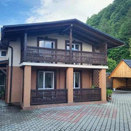 Penzion Jolla Cerveny Klastor Exterior photo